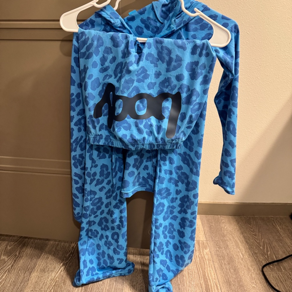 2 Piece Set - image 7